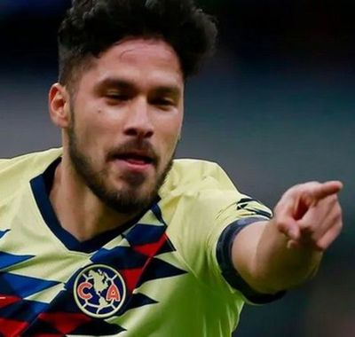 Renovó contrato con exigencias