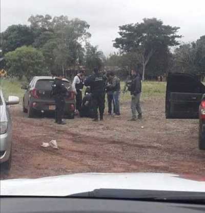 Fuerte enfrentamiento entre militares de la Naval y policías | Noticias Paraguay