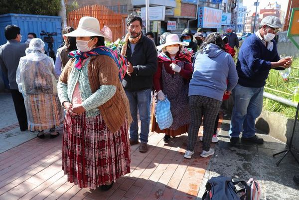 Bolivia llegaría a pico de 28.000 casos de COVID-19, según previsión oficial - Mundo - ABC Color