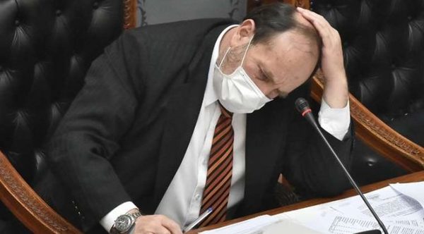 Envían a prisión al ministro boliviano acusado de irregularidades en la compra de respiradores » Ñanduti