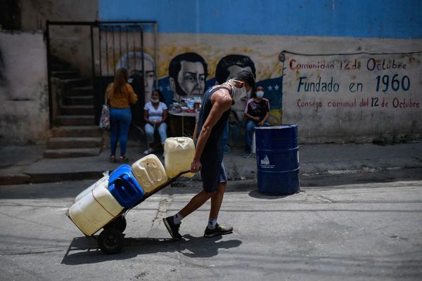Venezuela cierra uno de sus principales mercados populares por COVID-19