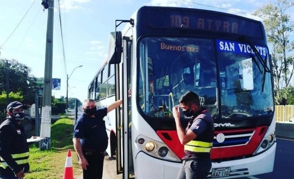 HOY / Hasta 10 pasajeros parados en buses: adoptan nuevas disposiciones para el inicio de la fase 2