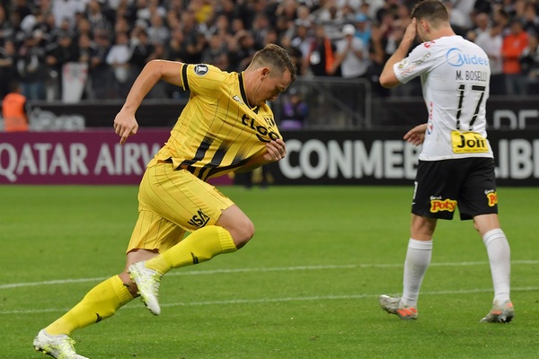 Fernando Fernández: “Quiero seguir haciendo historia con Guaraní”