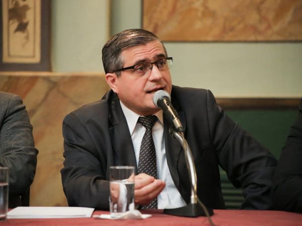 Anticorrupción hará denuncia por cobro ilegal de funcionarios