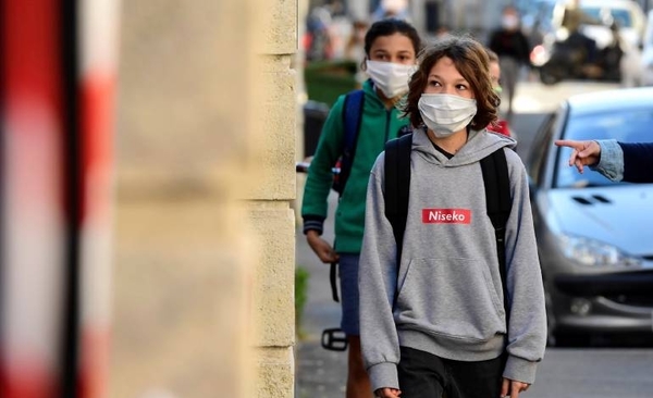 HOY / Tras retorno a clases, Francia cierra 70 escuelas por casos de Covid-19