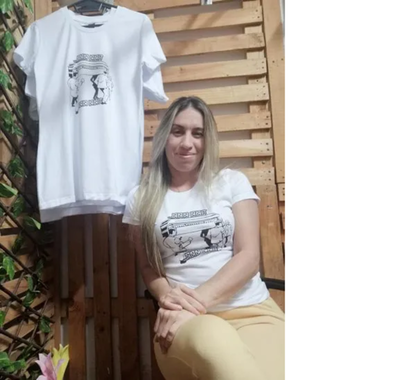 Arrasan las remeras de "los negros del ataúd"