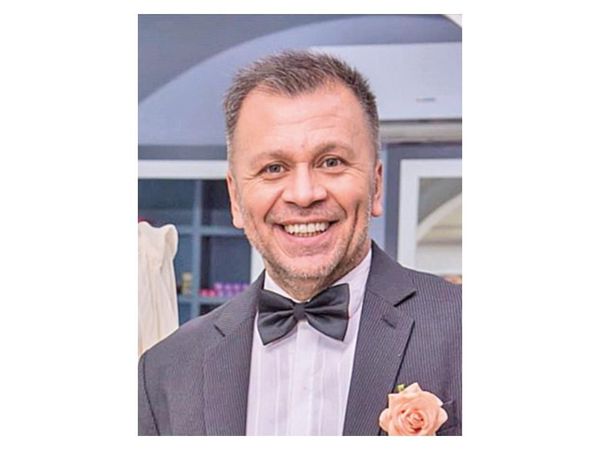 Hoy reabren las peluquerías