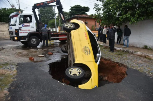 Taxista sobrevivió al bache y dijo: "Fue una desgracia con suerte"