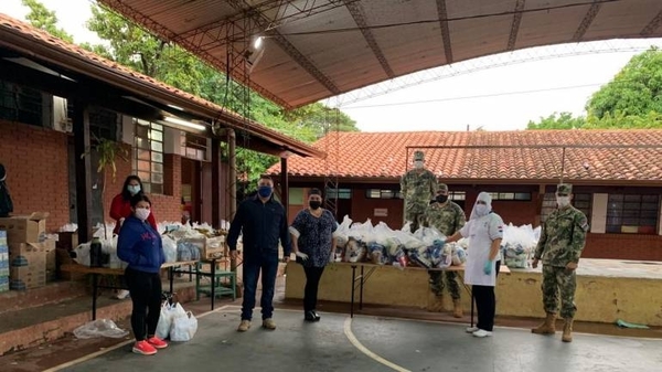 HOY / Kits de almuerzo escolar: Continúa distribución a 16 instituciones educativas de Asunción