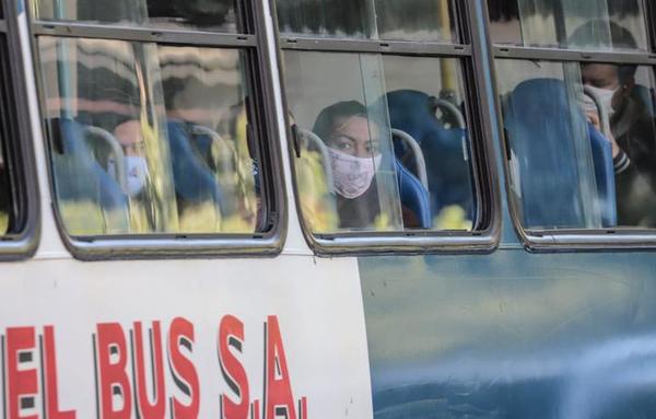 Recuerdan que es obligatorio el uso de mascarillas en el transporte público