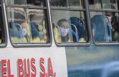 Recuerdan que es obligatorio el uso de mascarillas en el transporte público