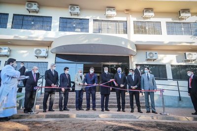 Presidente inaugura nuevo laboratorio de Senacsa - El Trueno
