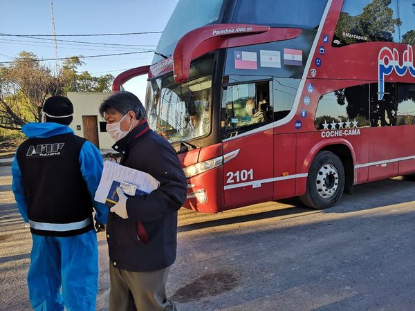 Por tierra, llegaron de Chile más de 40 compatriotas