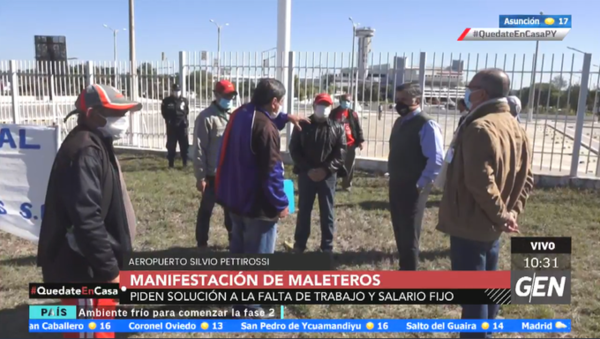 HOY / Maleteros del Aeropuerto Silvio Pettirossi se manifiestan exigiendo tener salario físico con IPS