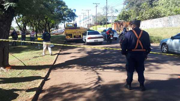 Choque frontal entre taxi y camión deja un fallecido en CDE