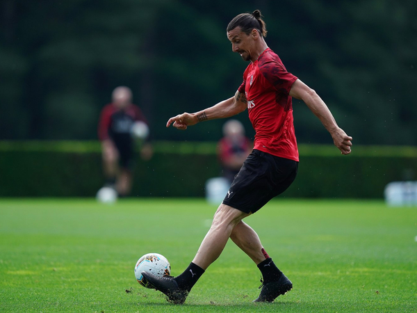 Zlatan se retira lastimado del entrenamiento