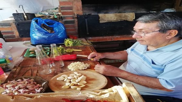 Pickles artesanales le hacen sentir vital a sus 80 años
