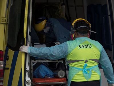 Chile roza los 70.000 casos y Piñera dice que sistema está "cerca del límite"