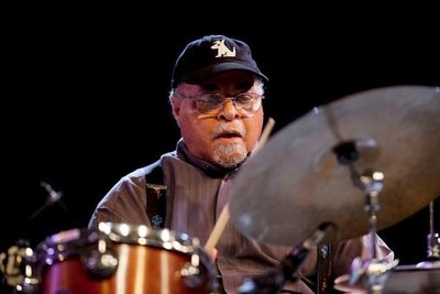 El baterista Jimmy Cobb, cercano a Miles Davis, muere a los 91 años en EE.UU. - Música - ABC Color