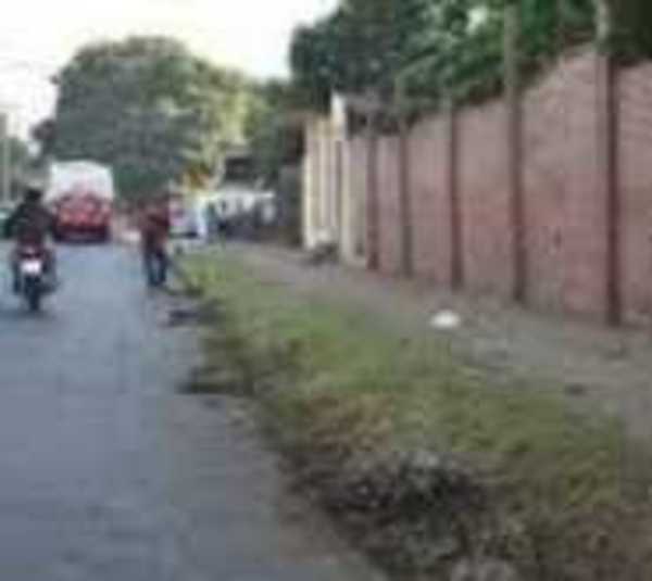 ¡Increíble! Hallan feto en calle de Lambaré  - Paraguay.com