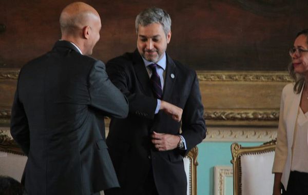 Abdo a Mazzoleni: "Fuerza querido ministro, todo mi apoyo" » Ñanduti