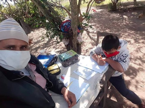 CLASES EN LA CASA Profe valé: “No puedo negarles educación” | Crónica