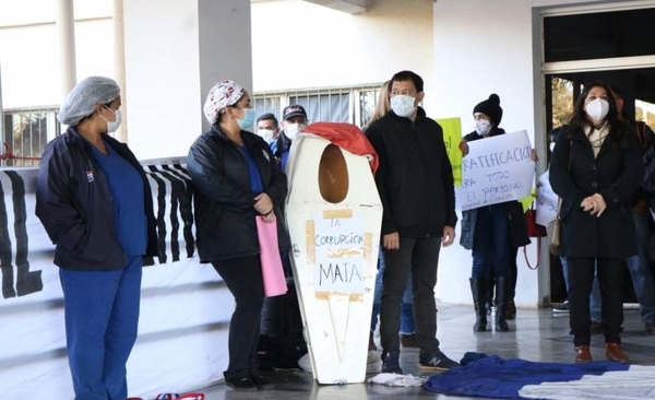 HOY / “Que Mazzoleni se deje de joder, se ponga los pantalones y corte las manos de corruptos”