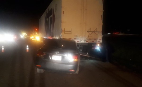 Otro vehículo embistió contra carrocería de camión sobre la Ruta PY 02