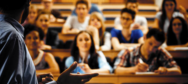Docentes de una universidad reclaman falta de pago de salarios desde hace once meses: “Están jugando con nosotros” » Ñanduti