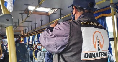 Diez personas pueden ir paradas en buses
