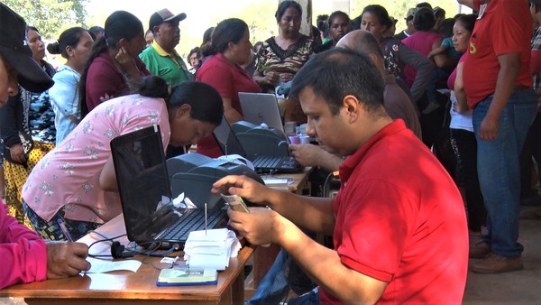 Capacitan a la Junta Departamental de Boquerón acerca del programa Tekoporâ