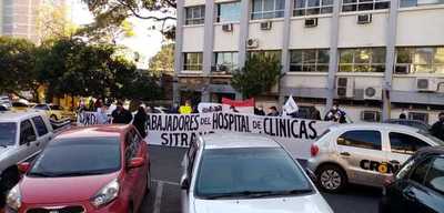 Trabajadores de Clínicas se manifiestan exigiendo insumos y el fín de la corrupción en Salud » Ñanduti