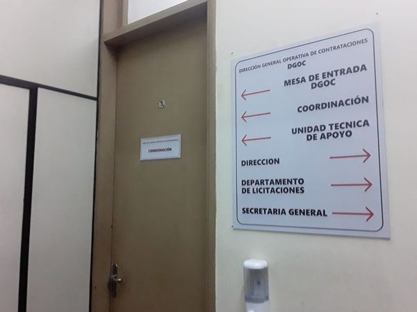 Fiscales se constituyen en oficinas del Ministerio de Salud - Nacionales - ABC Color