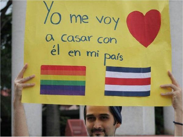Costa Rica, primer país centroamericano en legalizar matrimonio igualitario