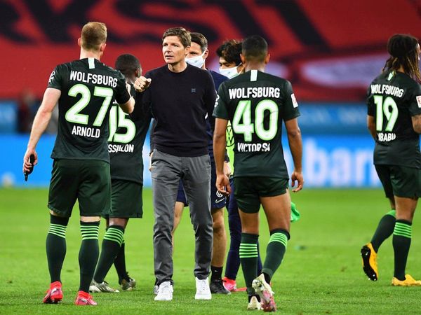 El Wolfsburgo vapulea al Leverkusen y el Gladbach empata en Bremen