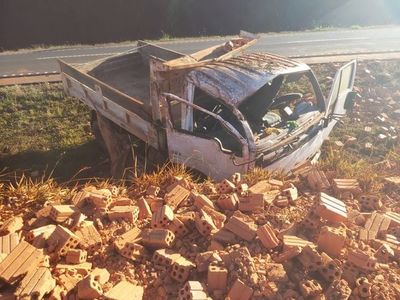 Choque entre camiones deja un herido en Yguazú - ABC en el Este - ABC Color