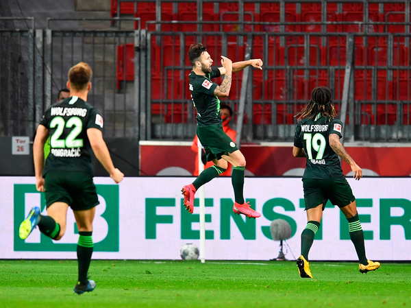 Leverkusen tropieza, pero el Gladbach no lo aprovecha