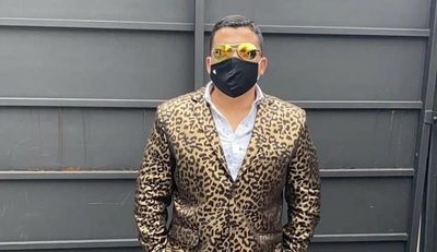 Abogado ya denunció a fiscal que no lo dejó entrar a Sede con su traje de leopardo » Ñanduti