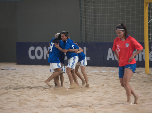 Las Pynandi arrancaron con goleada - APF