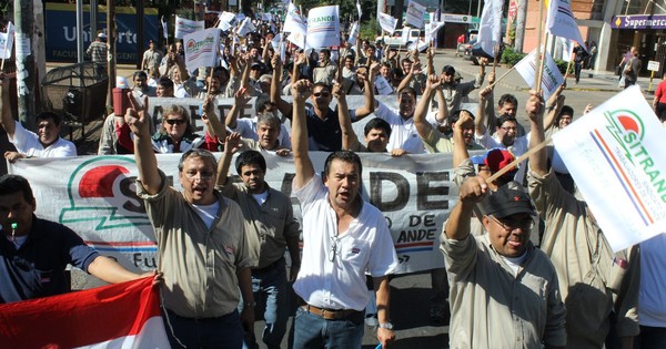 Directivos de Ande son responsables de caos de facturas, según Sitrande