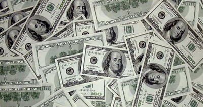 Dólar sigue al alza en el mercado local