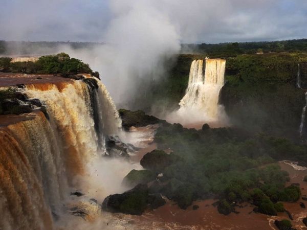 Cataratas del Yguazú recobran su caudal tras  cinco meses de sequía