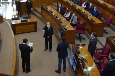César Diesel jura como nuevo ministro de la Corte Suprema