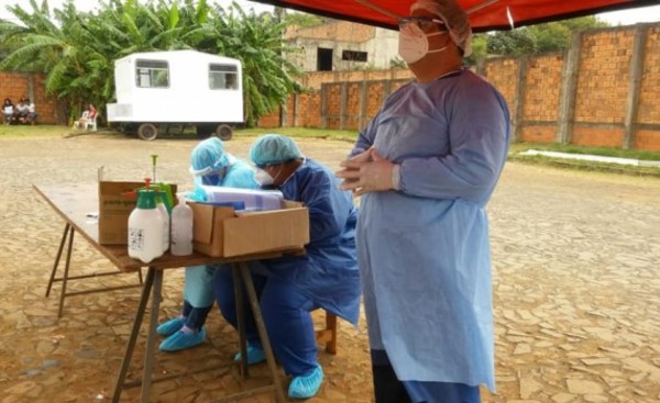 Entrenan a médicos voluntarios que asistirán en hoteles salud