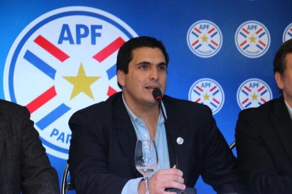 Harrison niega oposición de la APF para el retorno del fútbol