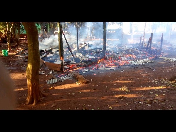 FAMILIA HUMILDE QUEDA SIN NADA TRAS EL INCENDIO DE SU CASA