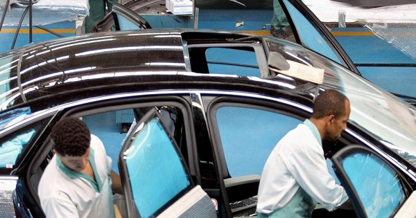 Industria automotriz argentina retoma producción bajo cuarentena