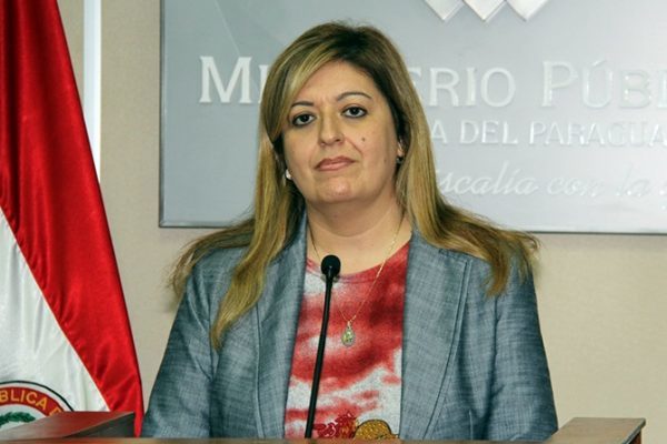Diputados "salvan" a Sandra Quiñónez de juicio político
