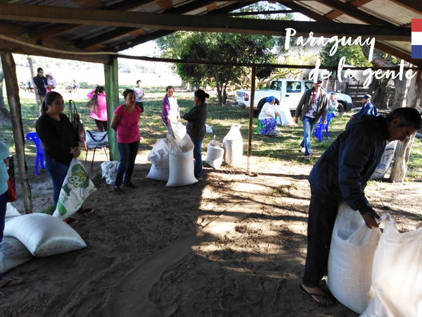 PRODUCTORES DE ITAPÚA RECIBEN SEMILLAS DE ABONO VERDE