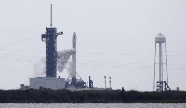 HOY / Histórico lanzamiento del cohete de SpaceX y la NASA se posterga por mal tiempo